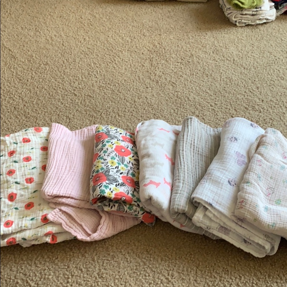 Baby girl muslin blankets